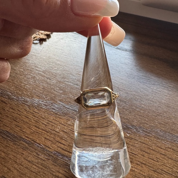 Elegant Gold Women's Ring with Aquamarine - Picture 4 of 7